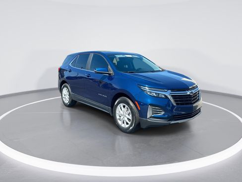 Used 2022 Chevrolet Equinox LT FWD image 2