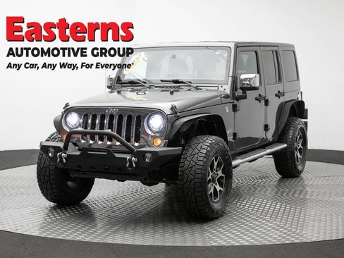 Used 2017 Jeep Wrangler Unlimited Sahara w/ Dual Top Group AWD/4WD image 1