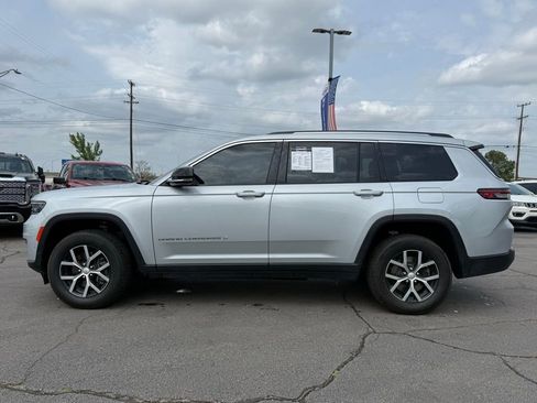 Used 2023 Jeep Grand Cherokee L Limited w/ Luxury Tech Group II image 4