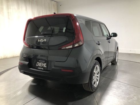 Used 2022 Kia Soul LX image 7