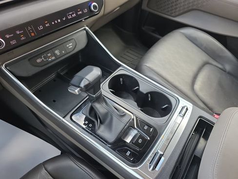 Used 2025 Kia Carnival SX FWD image 28