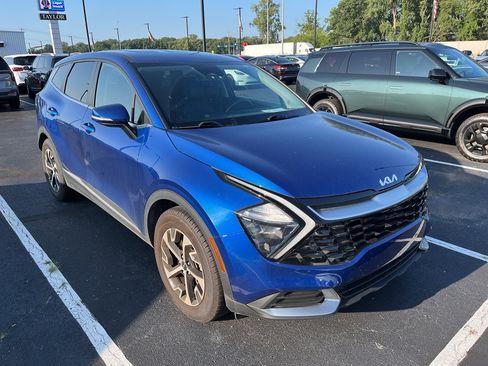 Used 2023 Kia Sportage EX FWD image 2