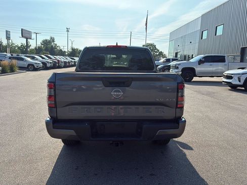 Used 2023 Nissan Frontier SV w/ Tow Package AWD/4WD image 4