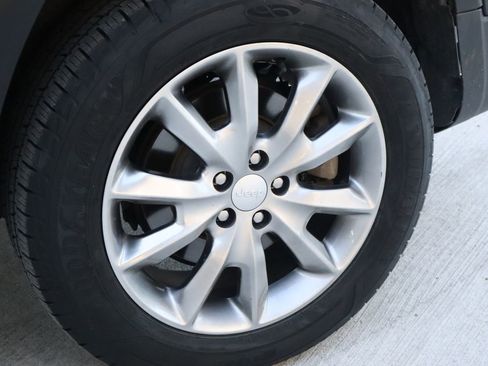 Used 2018 Jeep Cherokee Limited image 41