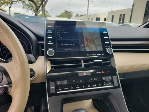 Used 2019 Toyota Avalon Limited image 20