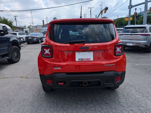 Used 2016 Jeep Renegade Trailhawk w/ Premium Trailhawk Package AWD/4WD image 7