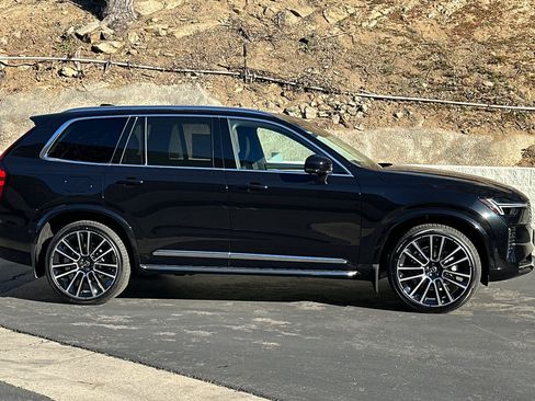 New 2026 Volvo XC90 B6 Ultra w/ Lounge Package AWD/4WD image 3