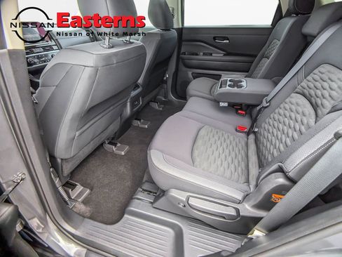 Used 2022 Nissan Pathfinder SV image 24