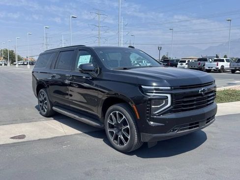 New 2026 Chevrolet Suburban RST w/ RST Capability Package AWD/4WD image 13