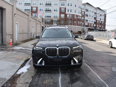 Used 2025 BMW X7 xDrive40i image 3