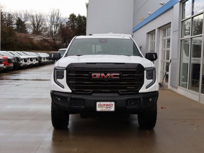 New 2026 GMC Sierra 1500 AT4X w/ LPO, Black Badging Package