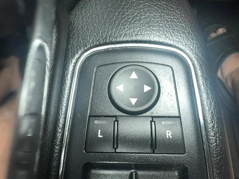 Used 2016 RAM 1500 Rebel AWD/4WD image 21