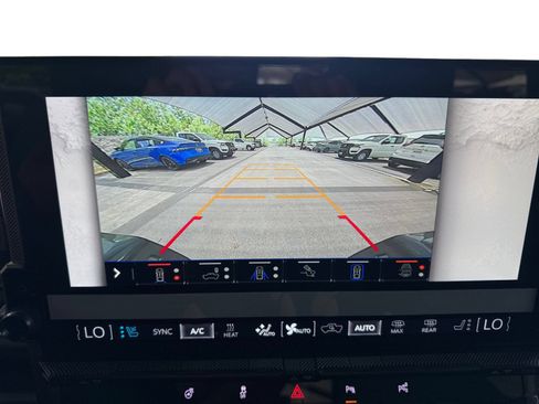 Certified 2025 GMC Hummer EV 3X w/ LPO, Sport Package AWD/4WD image 27