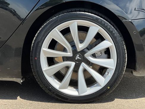 Used 2018 Tesla Model 3 Mid Range RWD image 28