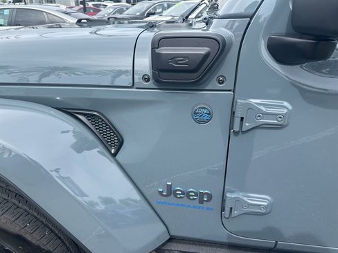 Used 2024 Jeep Wrangler Unlimited w/ Convenience Group image 5