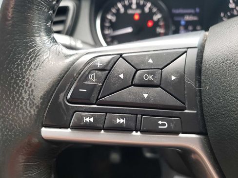 Used 2018 Nissan Rogue SL AWD/4WD image 16
