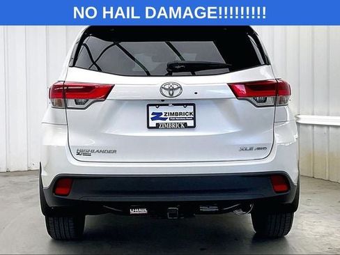 Used 2019 Toyota Highlander XLE AWD/4WD image 4