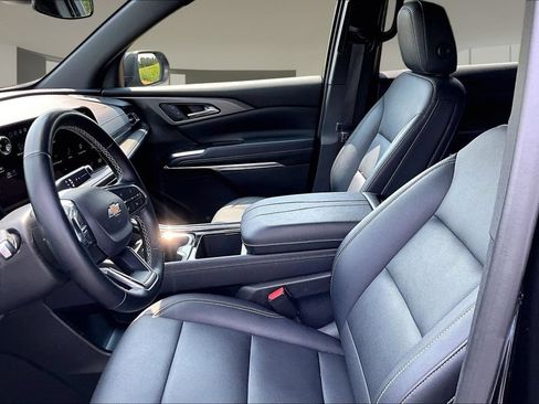 Used 2025 Chevrolet Traverse LT AWD/4WD image 21