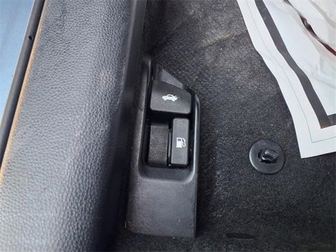 Used 2025 Toyota Corolla LE image 51