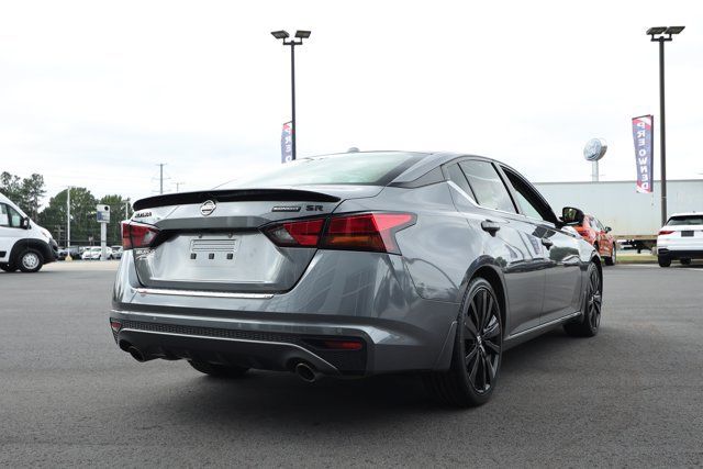 Used 2022 Nissan Altima 2.5 SR w/ Midnight Edition Package FWD image 6