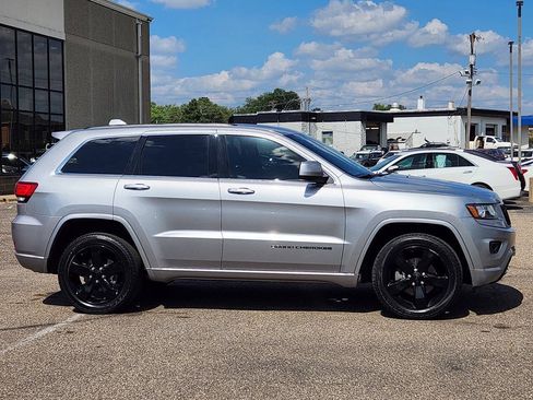 Used 2015 Jeep Grand Cherokee Altitude AWD/4WD image 12