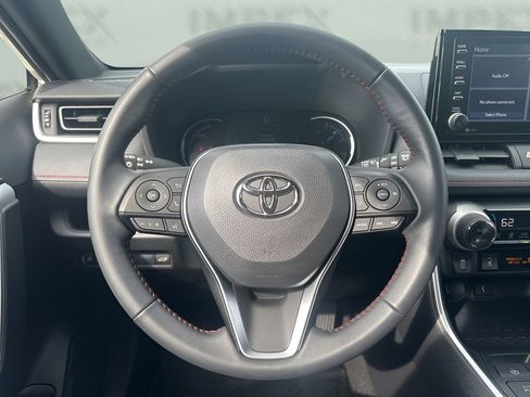 Used 2021 Toyota RAV4 SE image 13