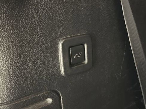 Used 2017 Ford Expedition XLT w/ Equipment Group 202A AWD/4WD image 26
