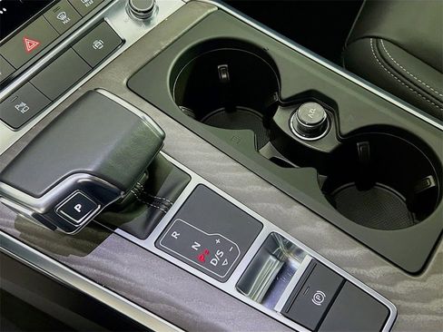 Used 2024 Audi A6 2.0T Premium w/ Convenience Package image 19