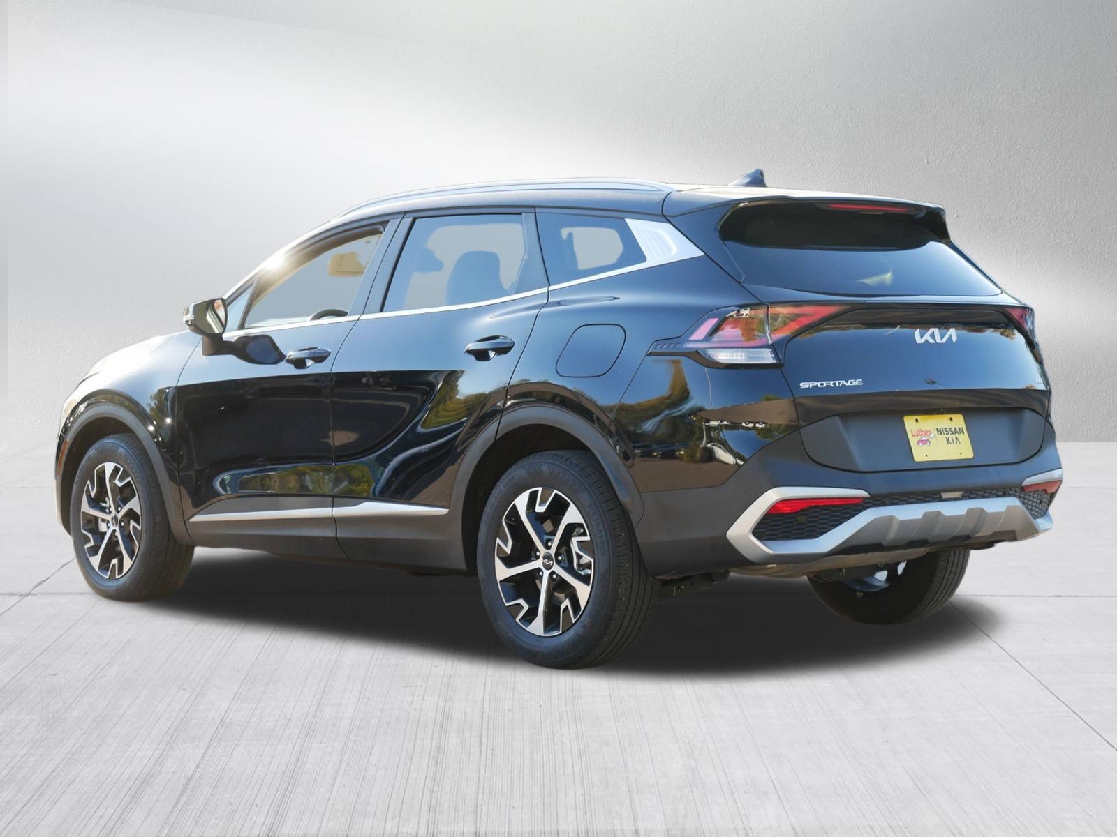 Certified 2024 Kia Sportage EX AWD/4WD image 5