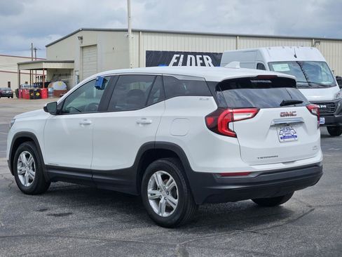 Used 2024 GMC Terrain SLE FWD image 4