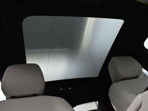 Certified 2025 BMW 530i w/ M Sport Package RWD image 25