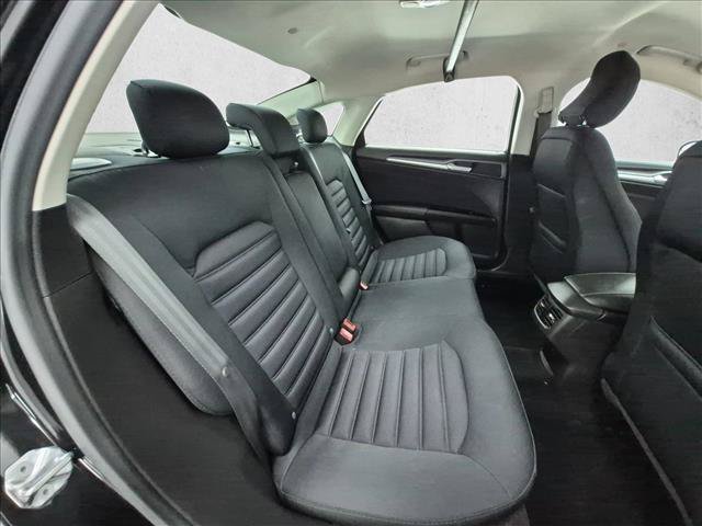 Used 2015 Ford Fusion SE FWD image 22