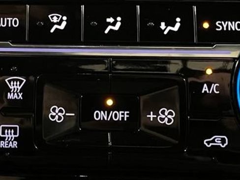 Used 2025 Chevrolet Silverado 3500 High Country w/ High Country Premium Package AWD/4WD image 38