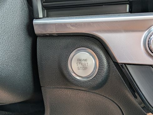 Used 2025 Kia Telluride S AWD/4WD image 32