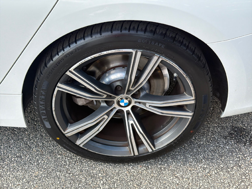 Used 2022 BMW 330i Sedan w/ Premium Package 2 RWD image 19
