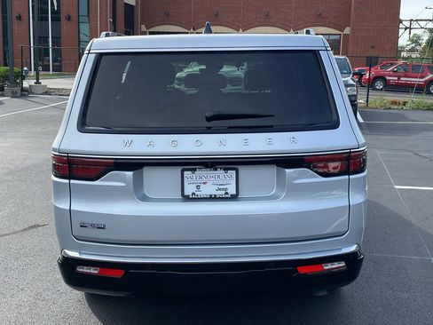 Used 2025 Jeep Wagoneer 4WD w/ Premium Group I image 26