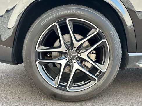 Used 2025 Mercedes-Benz GLE 53 AMG 4MATIC Coupe w/ Driver Assistance Package image 37