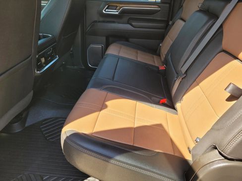 Used 2024 Chevrolet Silverado 2500 High Country w/ High Country Premium Package AWD/4WD image 17