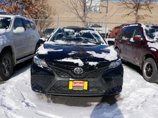 Used 2020 Toyota Camry SE video 2