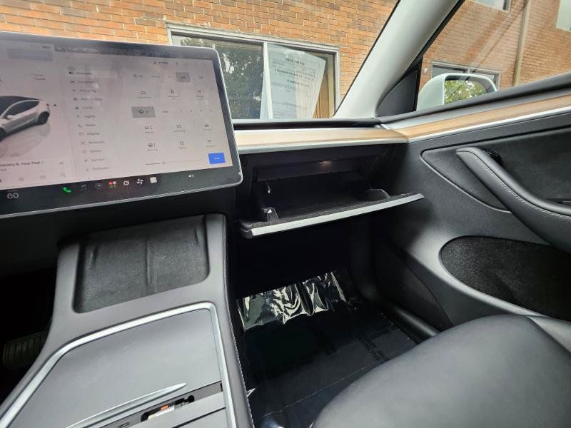 Used 2025 Tesla Model Y Long Range AWD/4WD image 57