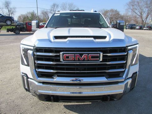 New 2026 GMC Sierra 2500 SLT w/ SLT Premium Package image 11