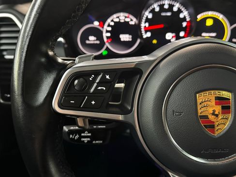 Used 2021 Porsche Cayenne Coupe w/ Premium Package AWD/4WD image 21