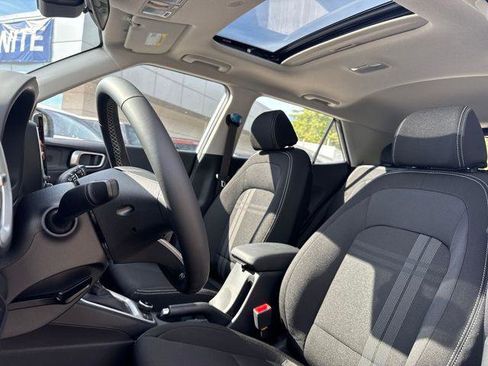 New 2026 Hyundai Venue SEL FWD image 7