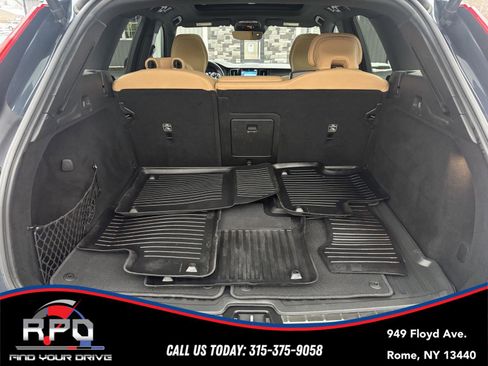 Used 2020 Volvo XC60 T6 Momentum image 32