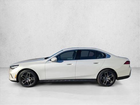 Certified 2026 BMW 530i w/ Premium Package image 9