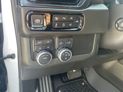 Certified 2025 GMC Yukon XL AT4 w/ LPO, Floor Liner Package AWD/4WD image 30
