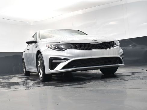 Used 2019 Kia Optima LX image 29