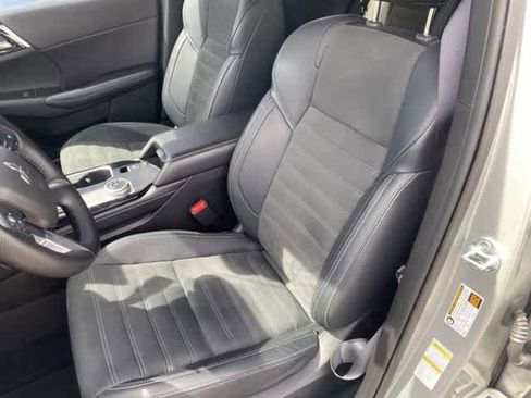 Used 2025 Mitsubishi Outlander SE FWD image 15