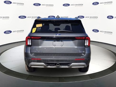 Certified 2025 Ford Explorer Platinum AWD/4WD image 4