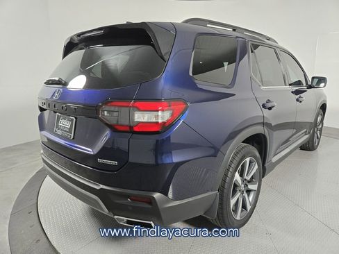 Used 2024 Honda Pilot Touring image 7